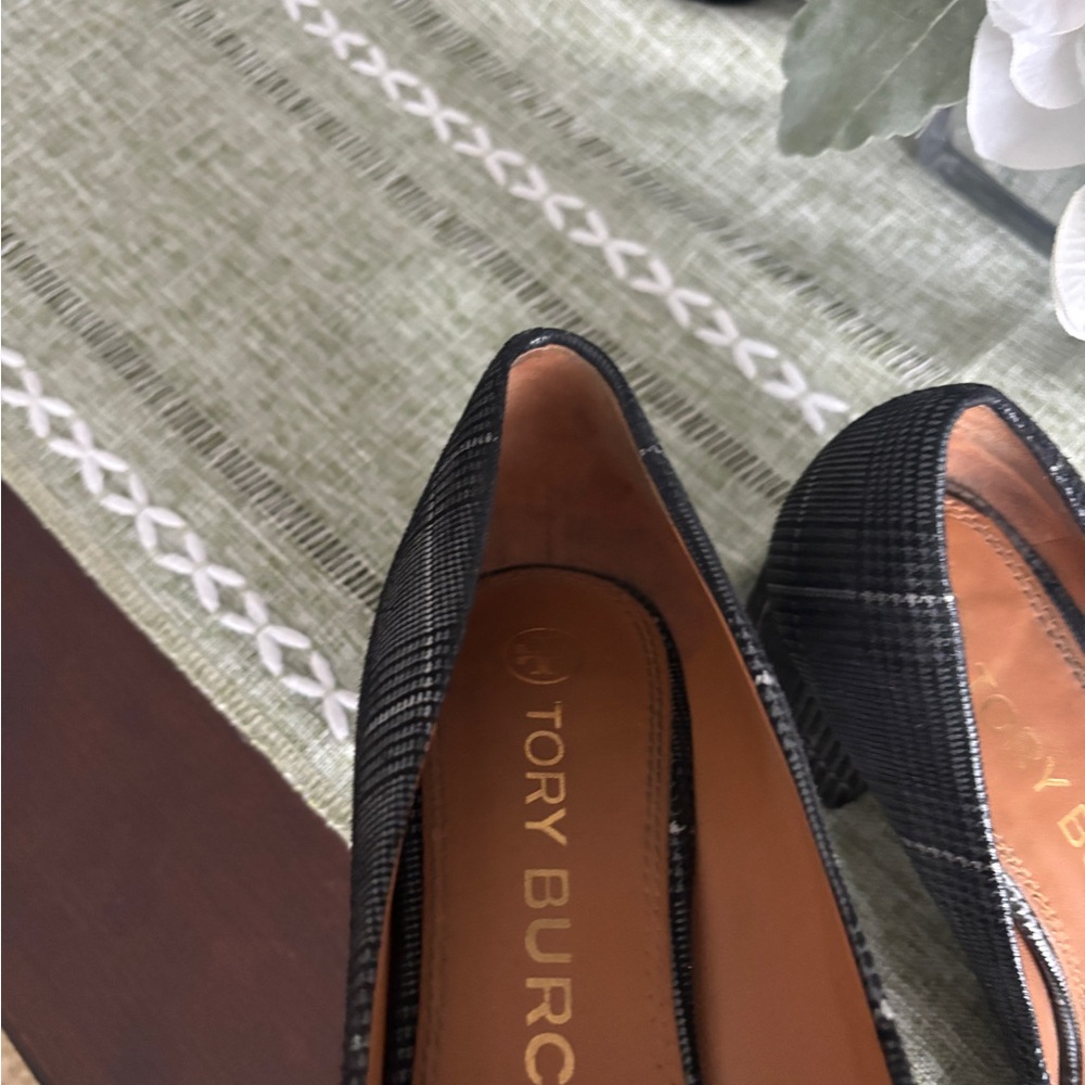 Tory Burch Black Plaid Heels with Gold Logo - Picture 9 of 10